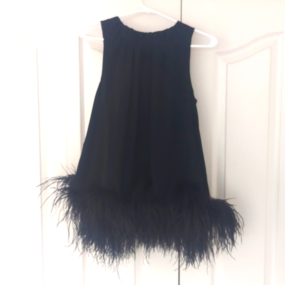 Co feathered runway tunic top ❤️
